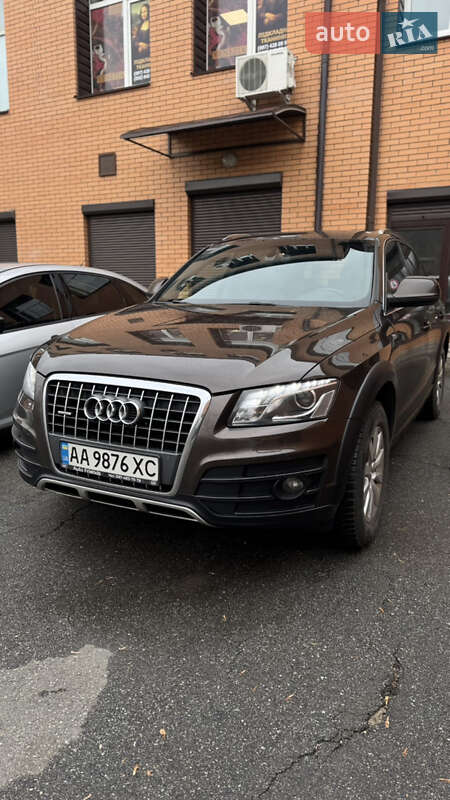 Внедорожник / Кроссовер Audi Q5 2011 в 