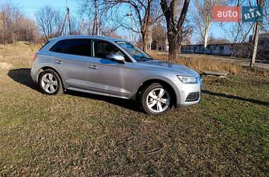 Позашляховик / Кросовер Audi Q5 2018 в 