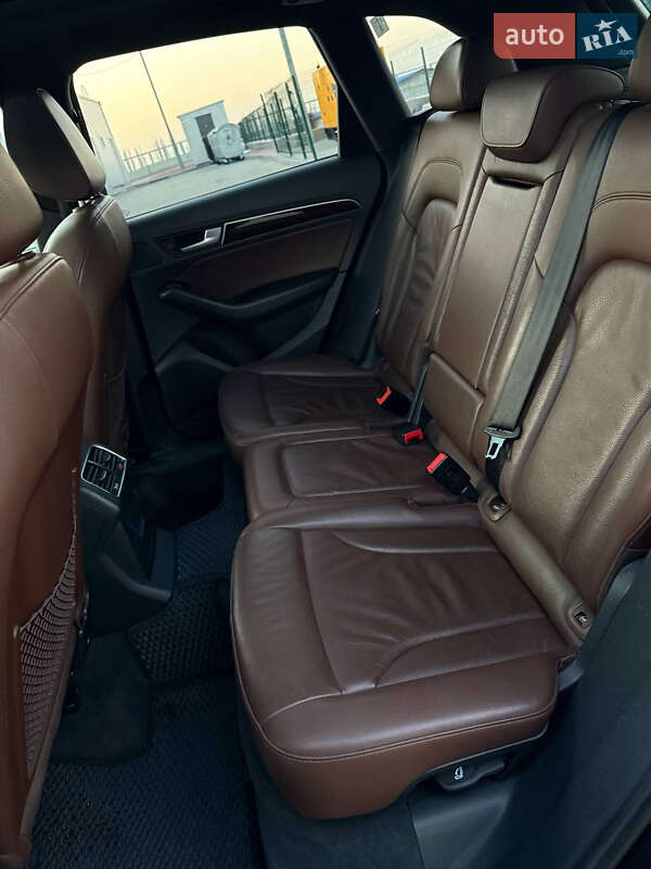 Внедорожник / Кроссовер Audi Q5 2015 в Вишневом