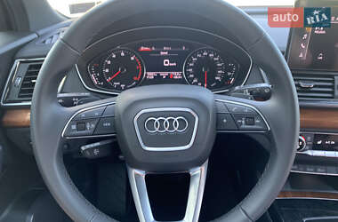 Внедорожник / Кроссовер Audi Q5 2021 в 