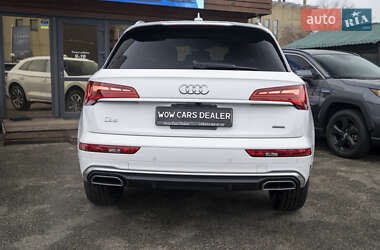 Внедорожник / Кроссовер Audi Q5 2021 в 