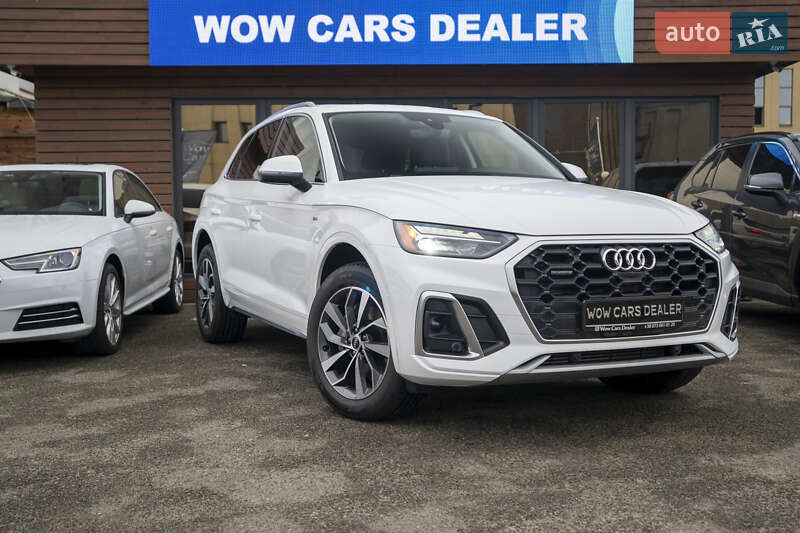 Внедорожник / Кроссовер Audi Q5 2021 в 