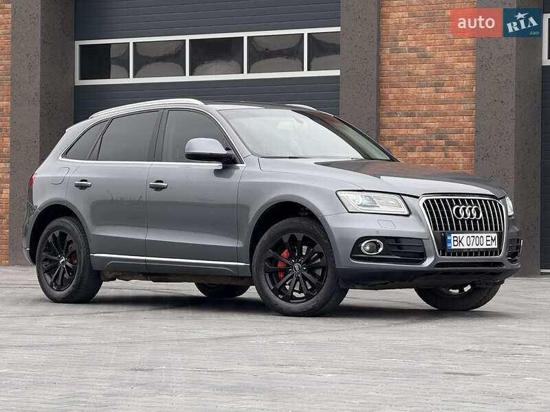 Внедорожник / Кроссовер Audi Q5 2015 в 