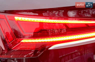 Позашляховик / Кросовер Audi Q5 2021 в 