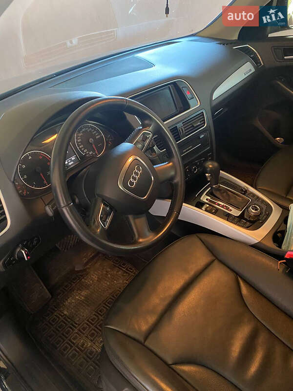 Внедорожник / Кроссовер Audi Q5 2011 в Полтаве