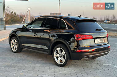 Внедорожник / Кроссовер Audi Q5 2017 в 