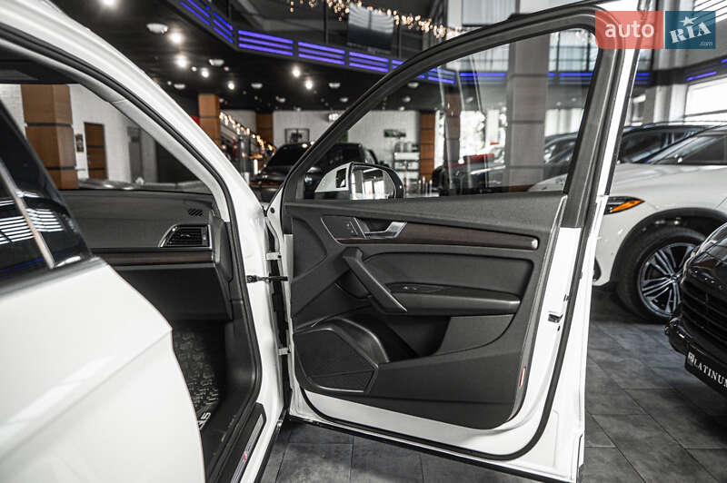 Внедорожник / Кроссовер Audi Q5 2021 в Одессе