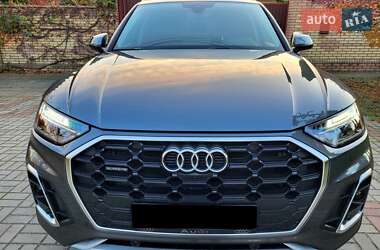 Внедорожник / Кроссовер Audi Q5 2021 в 