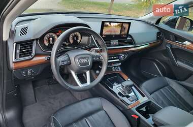 Внедорожник / Кроссовер Audi Q5 2021 в 