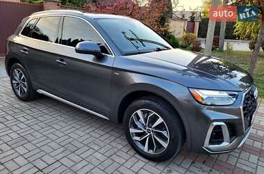 Внедорожник / Кроссовер Audi Q5 2021 в 