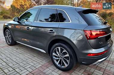 Внедорожник / Кроссовер Audi Q5 2021 в 