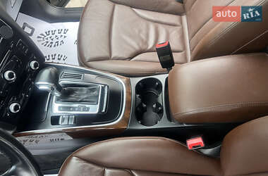 Позашляховик / Кросовер Audi Q5 2015 в 