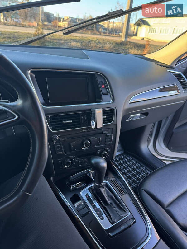 Внедорожник / Кроссовер Audi Q5 2011 в Коростене