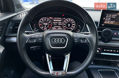 Внедорожник / Кроссовер Audi Q5 2018 в 