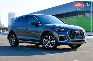 Внедорожник / Кроссовер Audi Q5 2022 в 