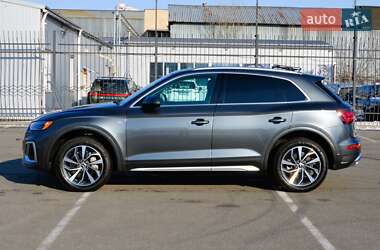 Внедорожник / Кроссовер Audi Q5 2022 в 