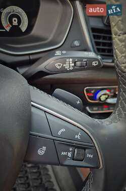 Внедорожник / Кроссовер Audi Q5 2022 в 
