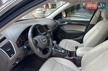 Позашляховик / Кросовер Audi Q5 2015 в 