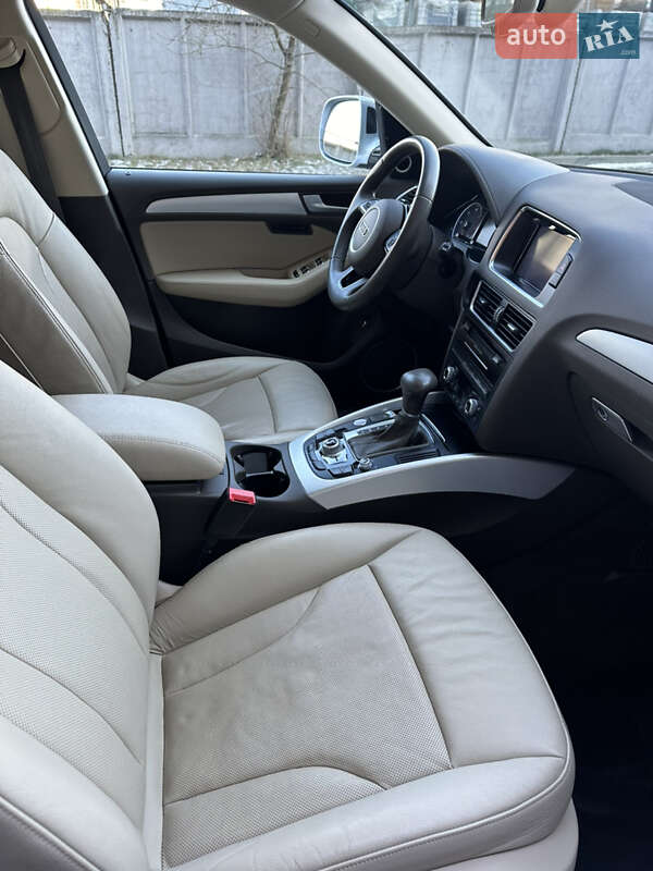 Позашляховик / Кросовер Audi Q5 2015 в Львові