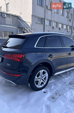 Позашляховик / Кросовер Audi Q5 2018 в Києві