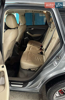 Внедорожник / Кроссовер Audi Q5 2011 в 