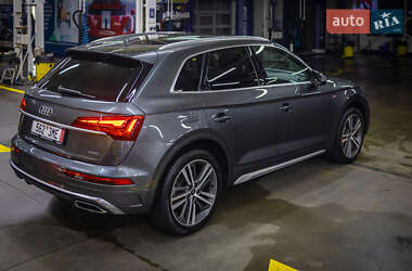 Внедорожник / Кроссовер Audi Q5 2021 в Черновцах