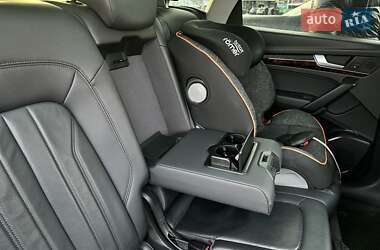 Внедорожник / Кроссовер Audi Q5 2017 в 