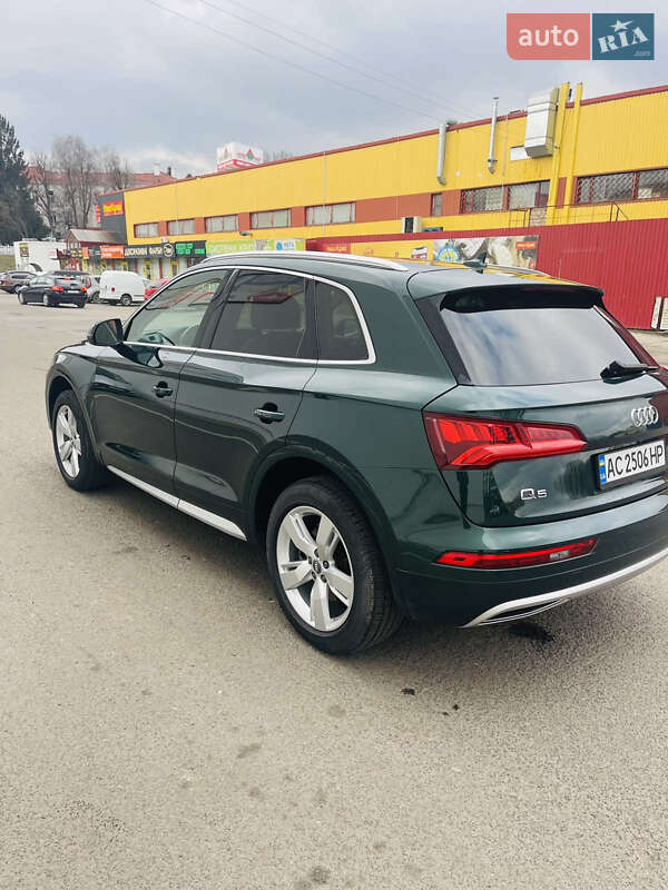 Внедорожник / Кроссовер Audi Q5 2017 в Луцке