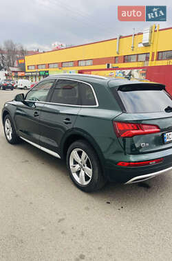Внедорожник / Кроссовер Audi Q5 2017 в 