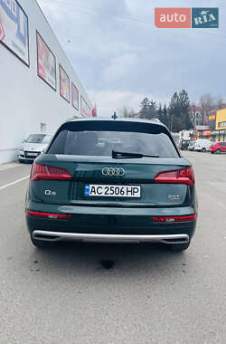 Внедорожник / Кроссовер Audi Q5 2017 в 