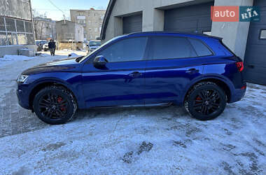 Внедорожник / Кроссовер Audi Q5 2017 в 