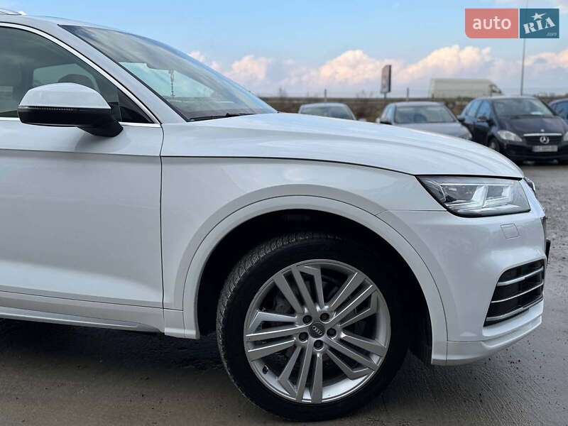 Позашляховик / Кросовер Audi Q5 2018 в Львові