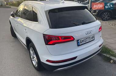 Внедорожник / Кроссовер Audi Q5 2017 в 