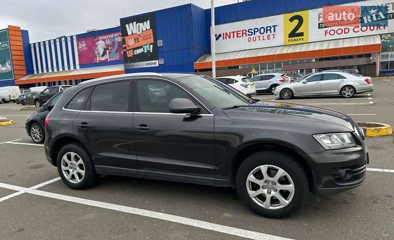 Внедорожник / Кроссовер Audi Q5 2010 в Киеве