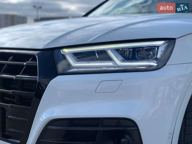 Позашляховик / Кросовер Audi Q5 2018 в Львові