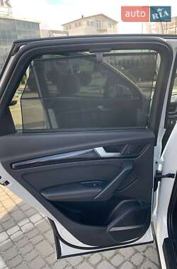 Внедорожник / Кроссовер Audi Q5 2018 в 