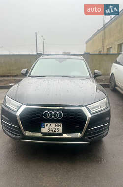 Внедорожник / Кроссовер Audi Q5 2020 в 