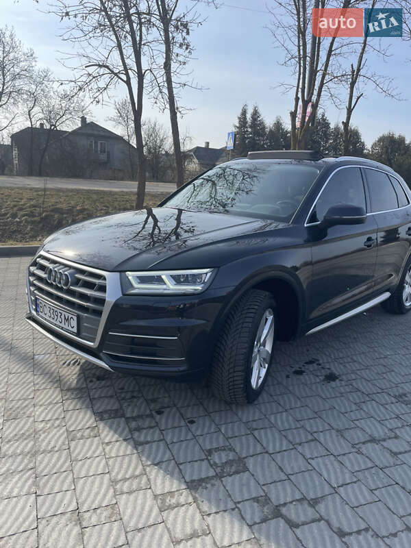 Позашляховик / Кросовер Audi Q5 2017 в Львові