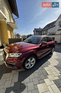 Внедорожник / Кроссовер Audi Q5 2017 в 