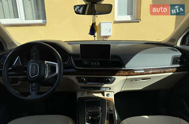 Внедорожник / Кроссовер Audi Q5 2017 в 