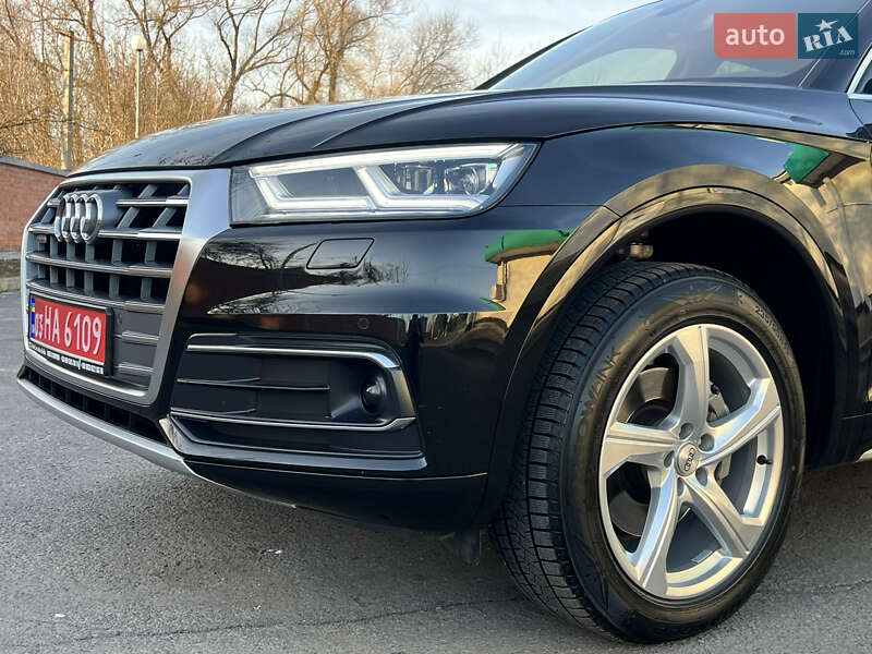 Внедорожник / Кроссовер Audi Q5 2018 в Дрогобыче