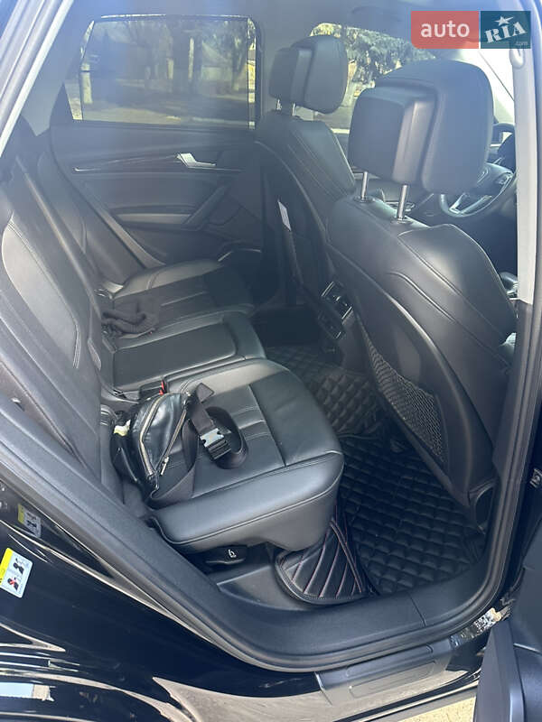Внедорожник / Кроссовер Audi Q5 2017 в Харькове