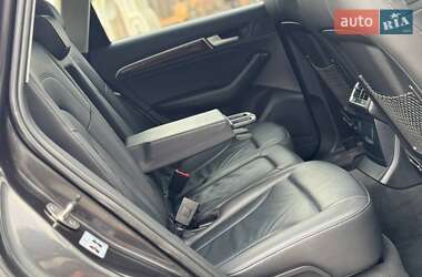 Позашляховик / Кросовер Audi Q5 2015 в 