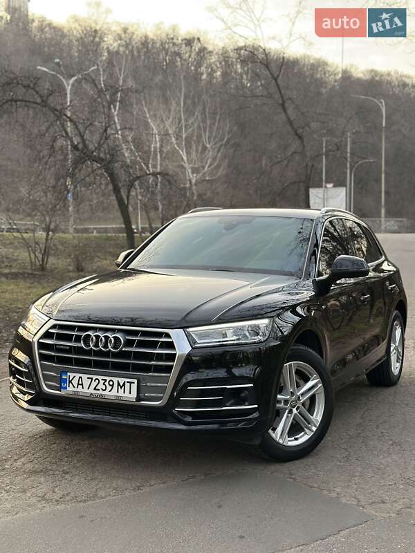 Внедорожник / Кроссовер Audi Q5 2020 в 