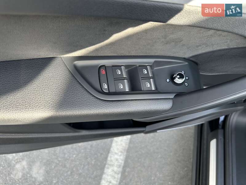 Внедорожник / Кроссовер Audi Q5 2020 в Киеве