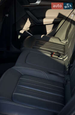 Внедорожник / Кроссовер Audi Q5 2021 в 