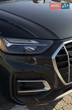 Внедорожник / Кроссовер Audi Q5 2021 в 