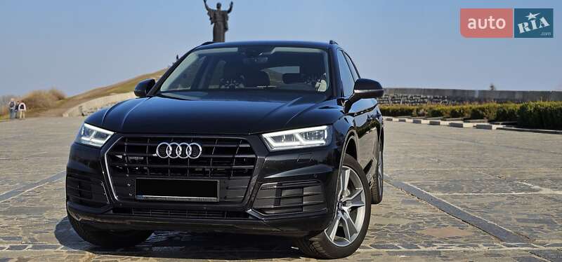 Внедорожник / Кроссовер Audi Q5 2019 в 