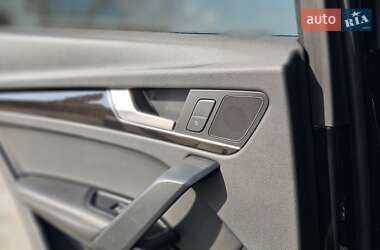 Внедорожник / Кроссовер Audi Q5 2019 в 