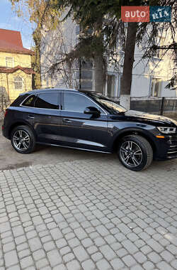 Внедорожник / Кроссовер Audi Q5 2020 в 